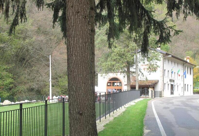 مبيت وإفطار Locanda Al Confin   Osteria Le Piere