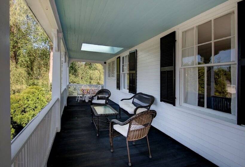 مبيت وإفطار Old Corner Inn