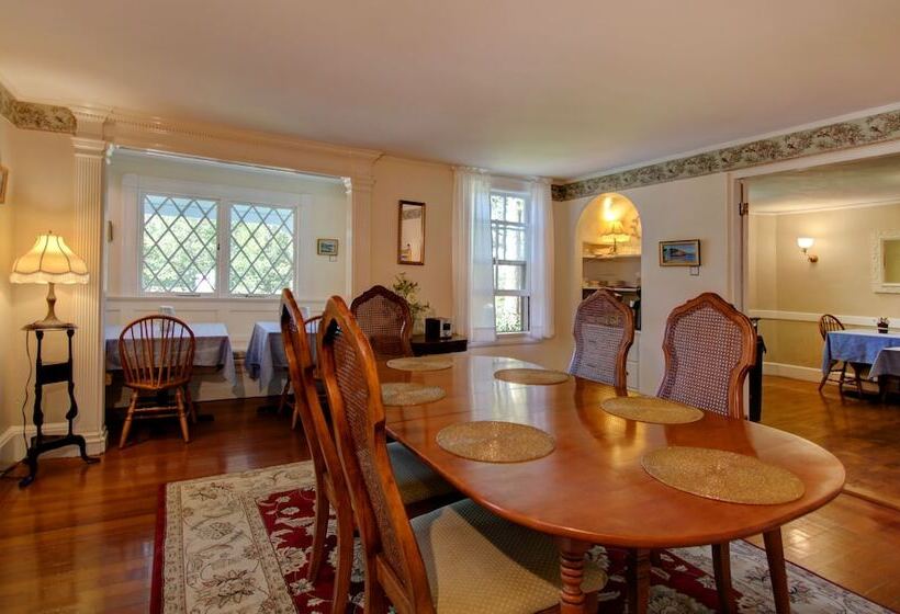 مبيت وإفطار Old Corner Inn