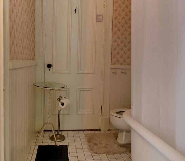 مبيت وإفطار Old Corner Inn