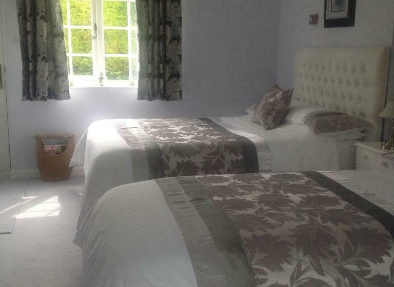 민박 The Coach House