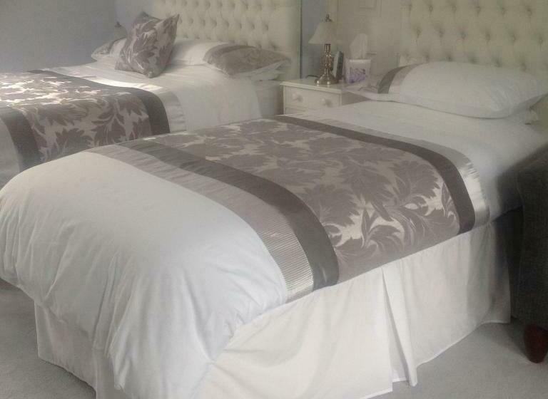 민박 The Coach House