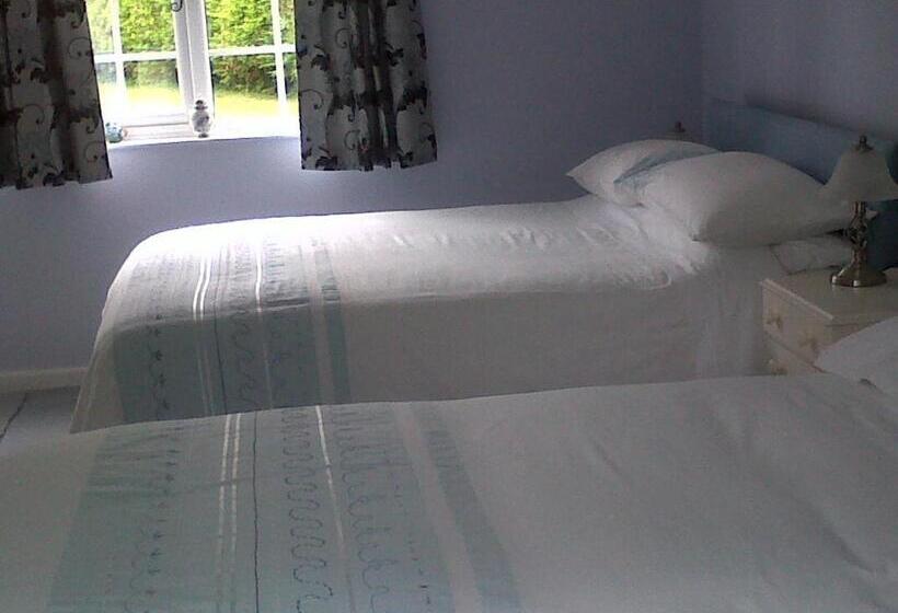 민박 The Coach House