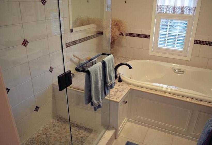 مبيت وإفطار The Lace Curtain Cottage