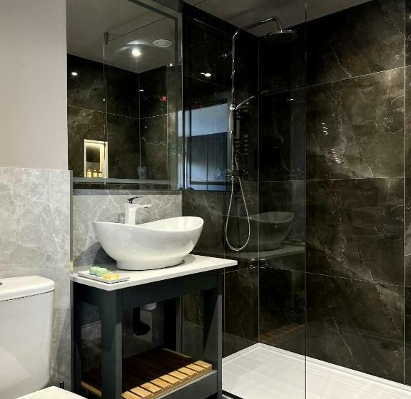 Bed and Breakfast The Three Pickerels