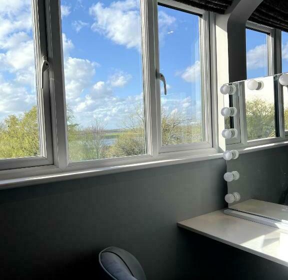 Bed and Breakfast The Three Pickerels