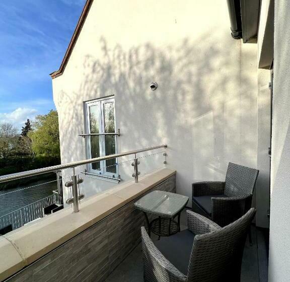 Bed and Breakfast The Three Pickerels