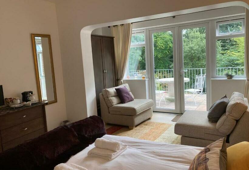 مبيت وإفطار Woodland Views