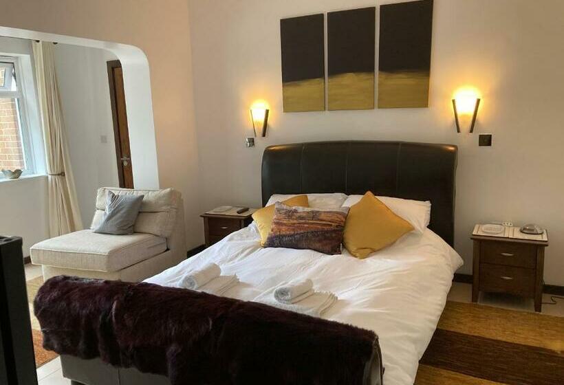 مبيت وإفطار Woodland Views