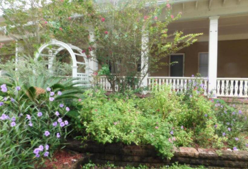 Cassadaga Hotel And Spiritual Center