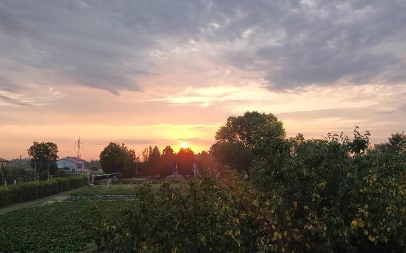 Отель Agriturismo L Albara Wines, Pool & Spa