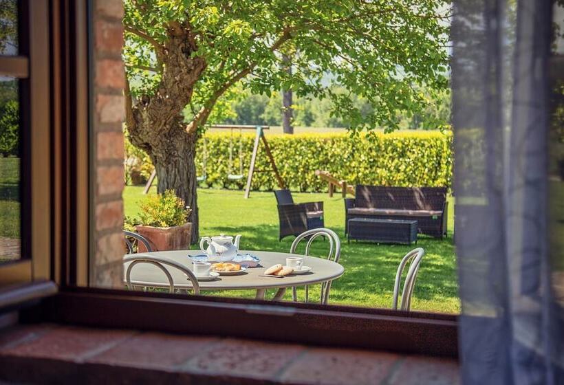 Отель Agriturismo Palazzi Del Papa