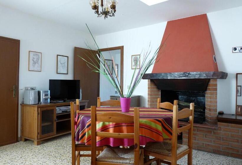 فندق Agriturismo Podere Acqualoreto