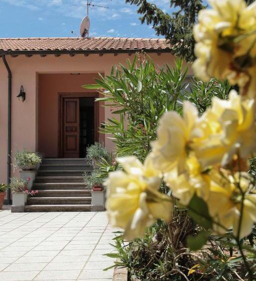 فندق Agriturismo Podere Acqualoreto