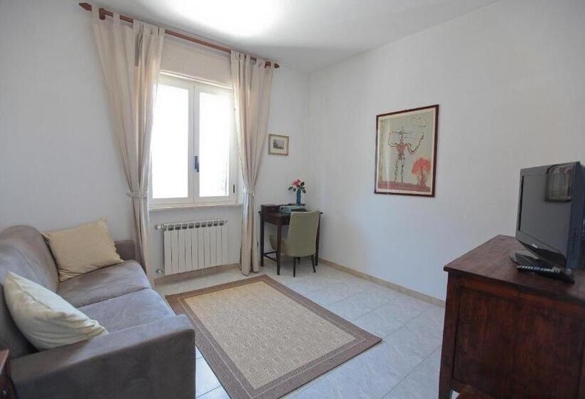 فندق Agriturismo Podere Acqualoreto
