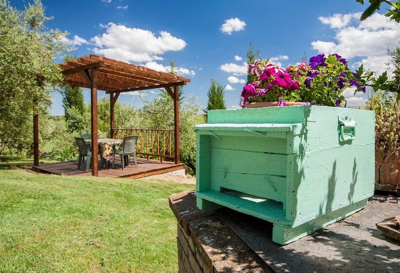 Отель Agriturismo Podere Camollia