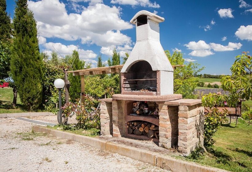 فندق Agriturismo Podere Camollia