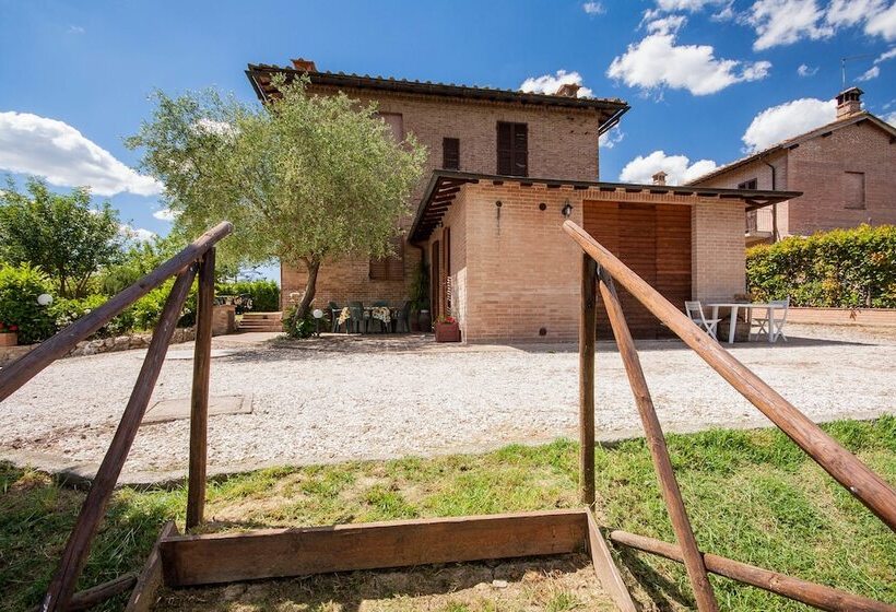 Отель Agriturismo Podere Camollia