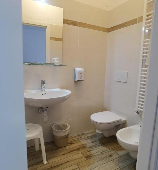 בית מלון כפרי Albergo Miralaghi