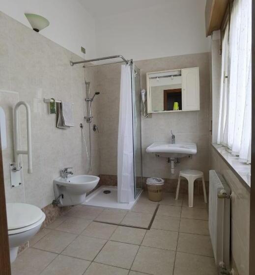 בית מלון כפרי Albergo Miralaghi