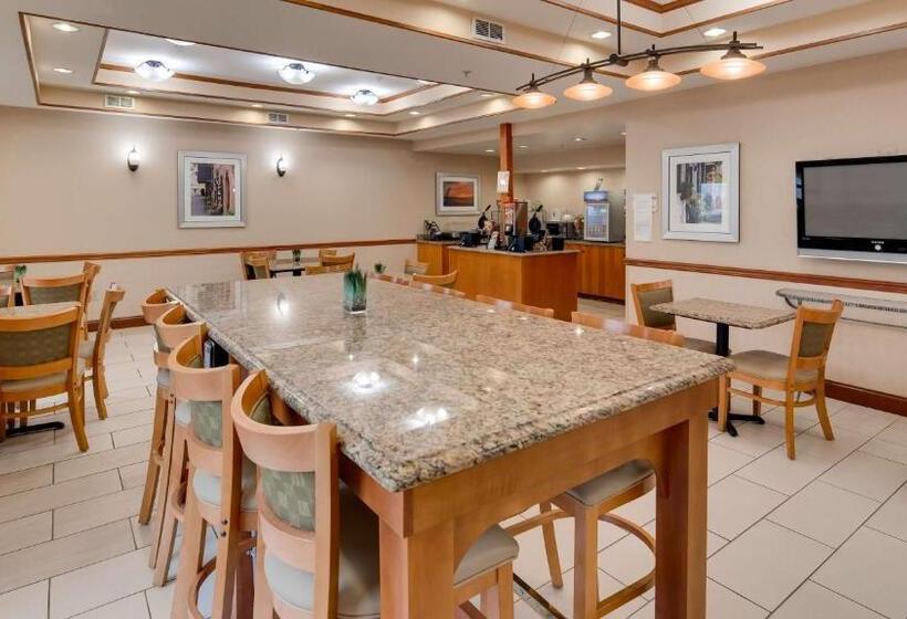 فندق Best Western Executive Inn   Latta