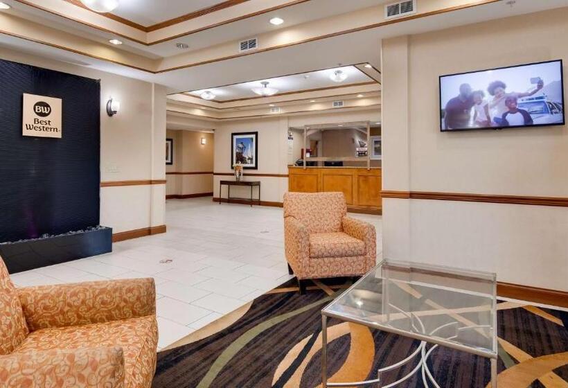 فندق Best Western Executive Inn   Latta