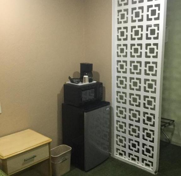 호텔 Budget Inn   Laytonville