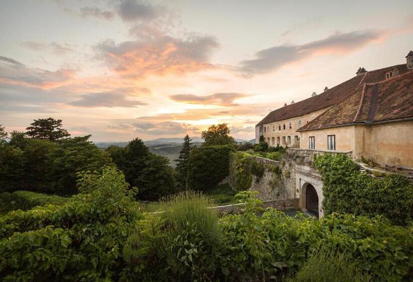 Отель Burg Bernstein