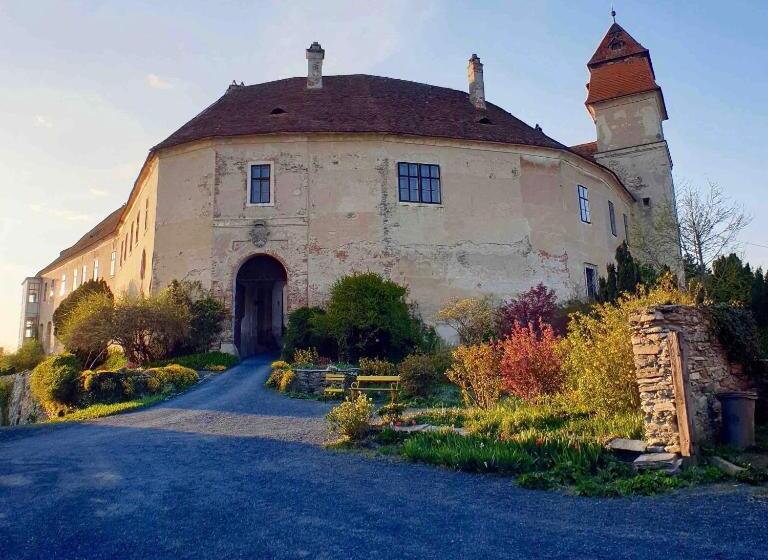 Отель Burg Bernstein