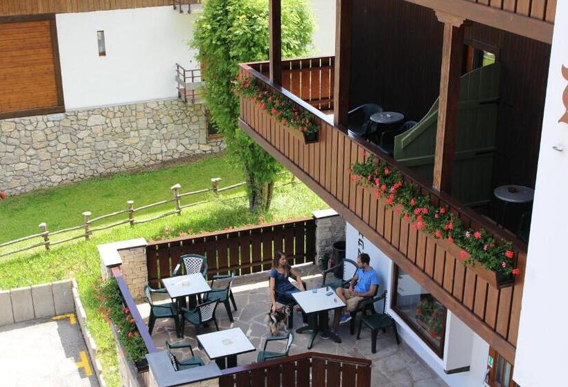 בית מלון כפרי D La Varda Di Topran D Agata Paolo &c Sas