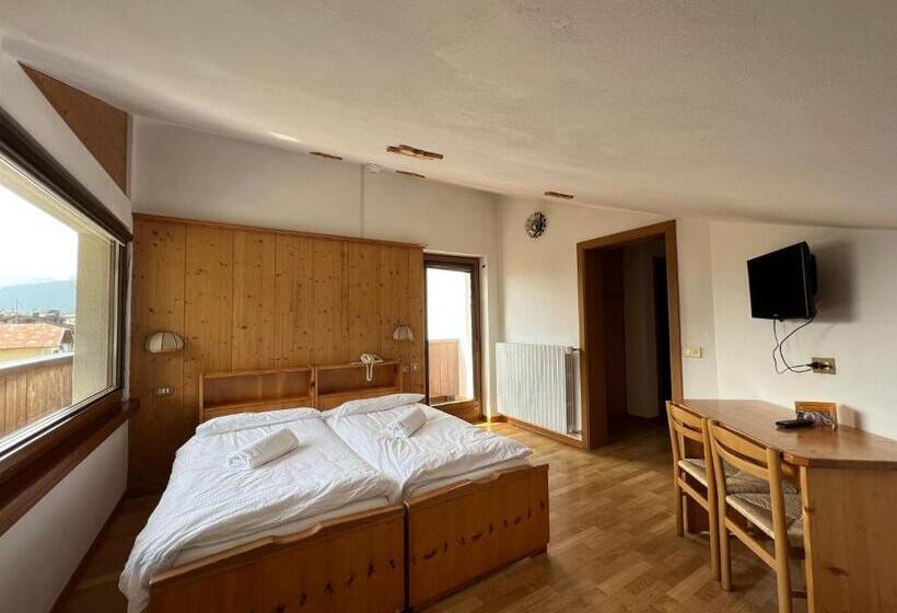 בית מלון כפרי D La Varda Di Topran D Agata Paolo &c Sas