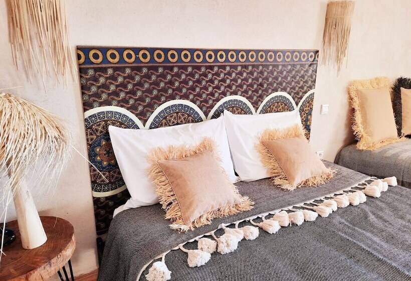 هتل Domaine De Tameslohte