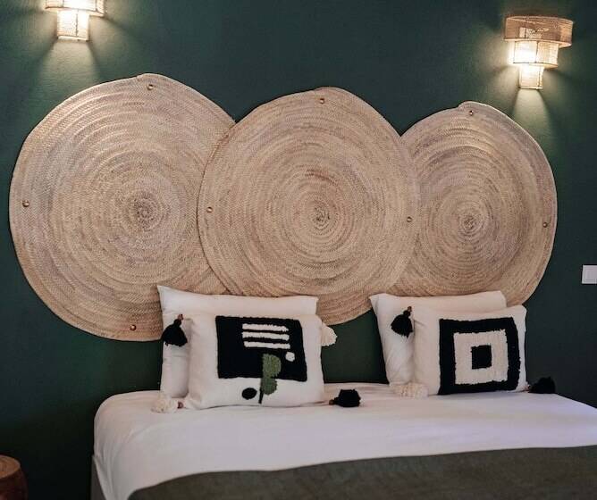 هتل Domaine De Tameslohte