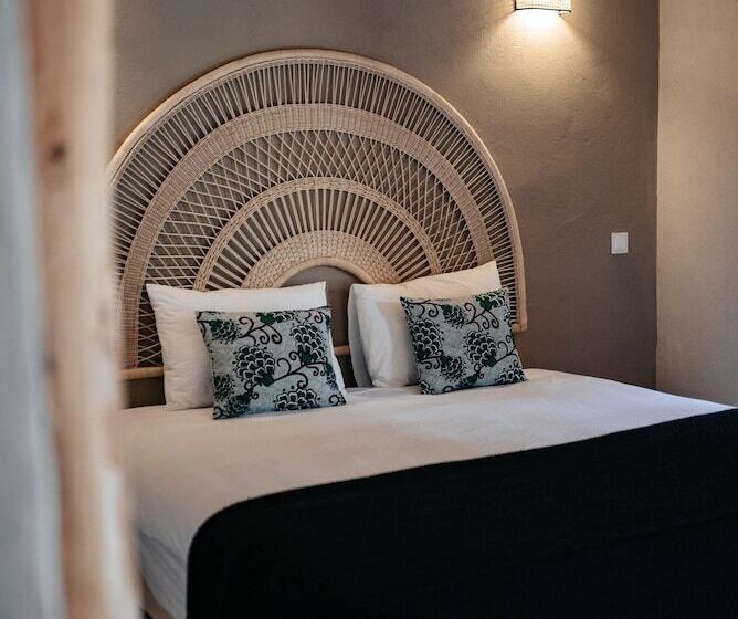 هتل Domaine De Tameslohte