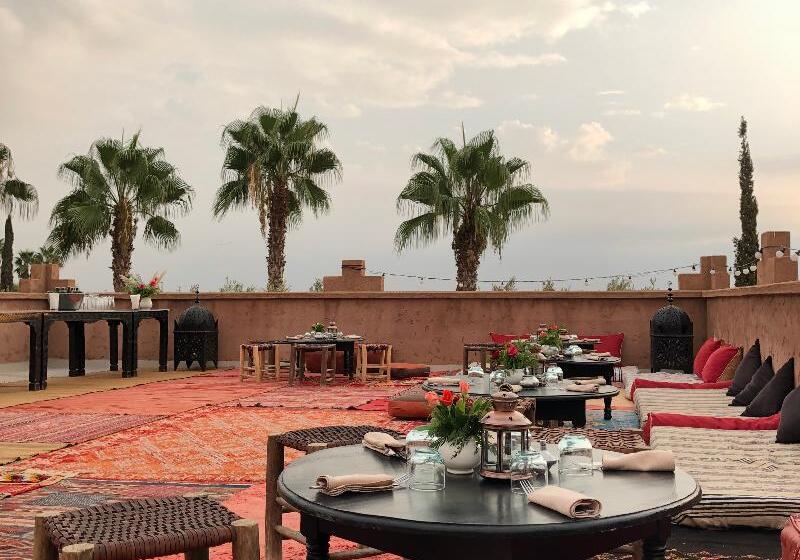 هتل Domaine De Tameslohte