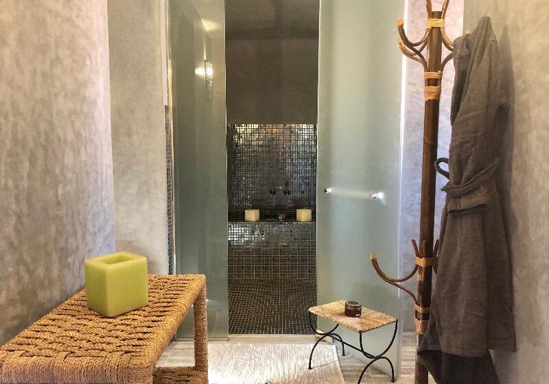 هتل Domaine De Tameslohte