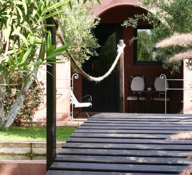 هتل Domaine De Tameslohte