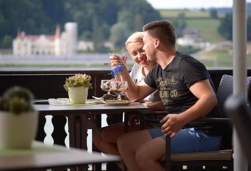 Hotel Gasthof S'schatzkastl