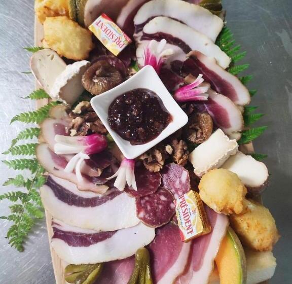 호텔 Hôtel Restaurant Les Chasseurs