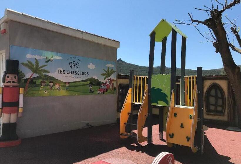 호텔 Hôtel Restaurant Les Chasseurs