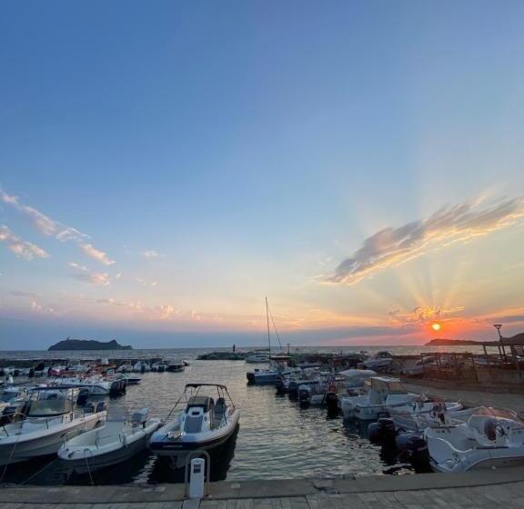 Отель Hôtel Restaurant Petra Cinta