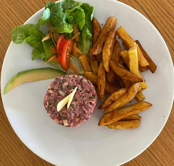 Отель Hôtel Restaurant Petra Cinta