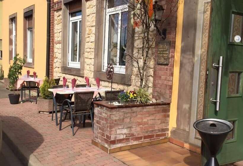 ホテル La Maison Ernenwein