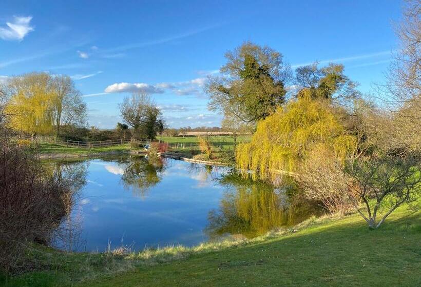 酒店 Lakeside Town Farm