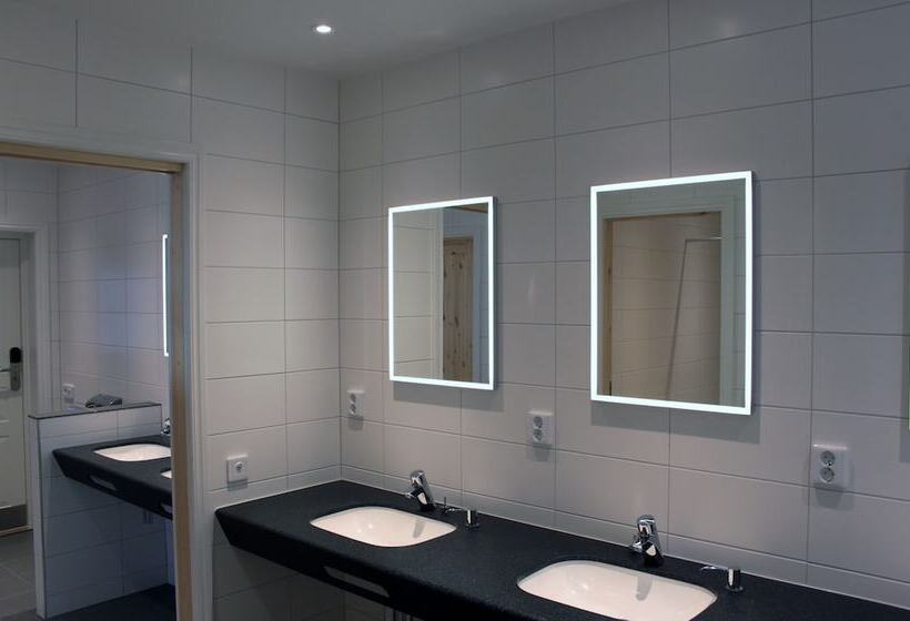 בית מלון כפרי Långsjön Stugor & Camping