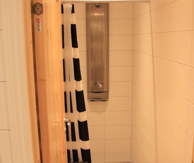 בית מלון כפרי Långsjön Stugor & Camping