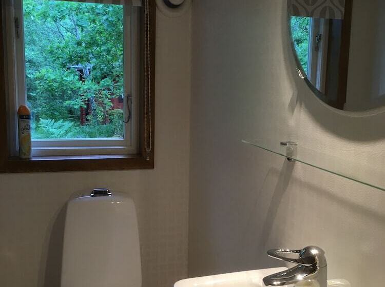 בית מלון כפרי Långsjön Stugor & Camping