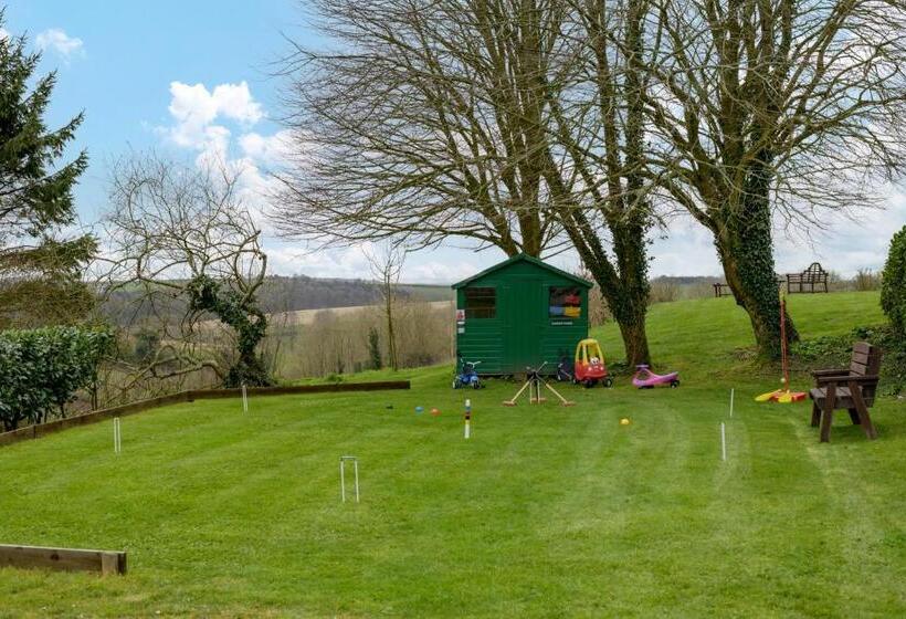 ホテル Luccombe Farm Holiday Cottages