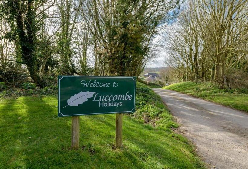 ホテル Luccombe Farm Holiday Cottages