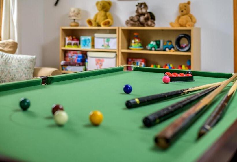 ホテル Luccombe Farm Holiday Cottages